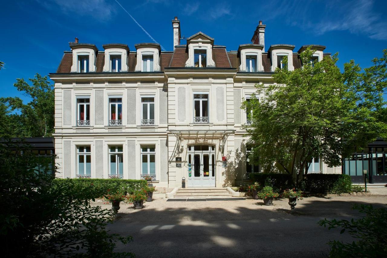 Chateau De La Dame Blanche - Logis Geneuille Luaran gambar